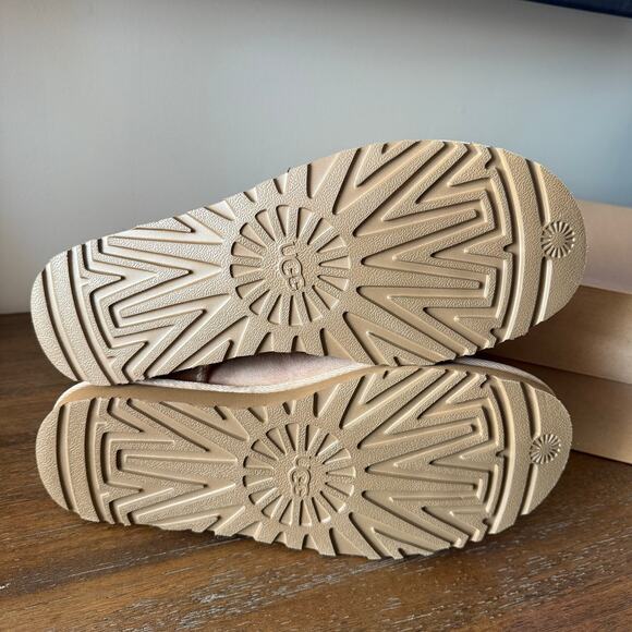 UGG Woman’s Sand Classic Mini II Winter Boots- Size 10 - Picture 7 of 8